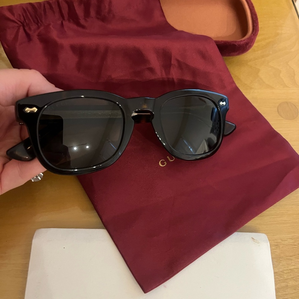 AUTHENTIC GUCCI SUNGLASSES